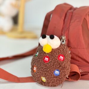 Llavero de peluche M&M