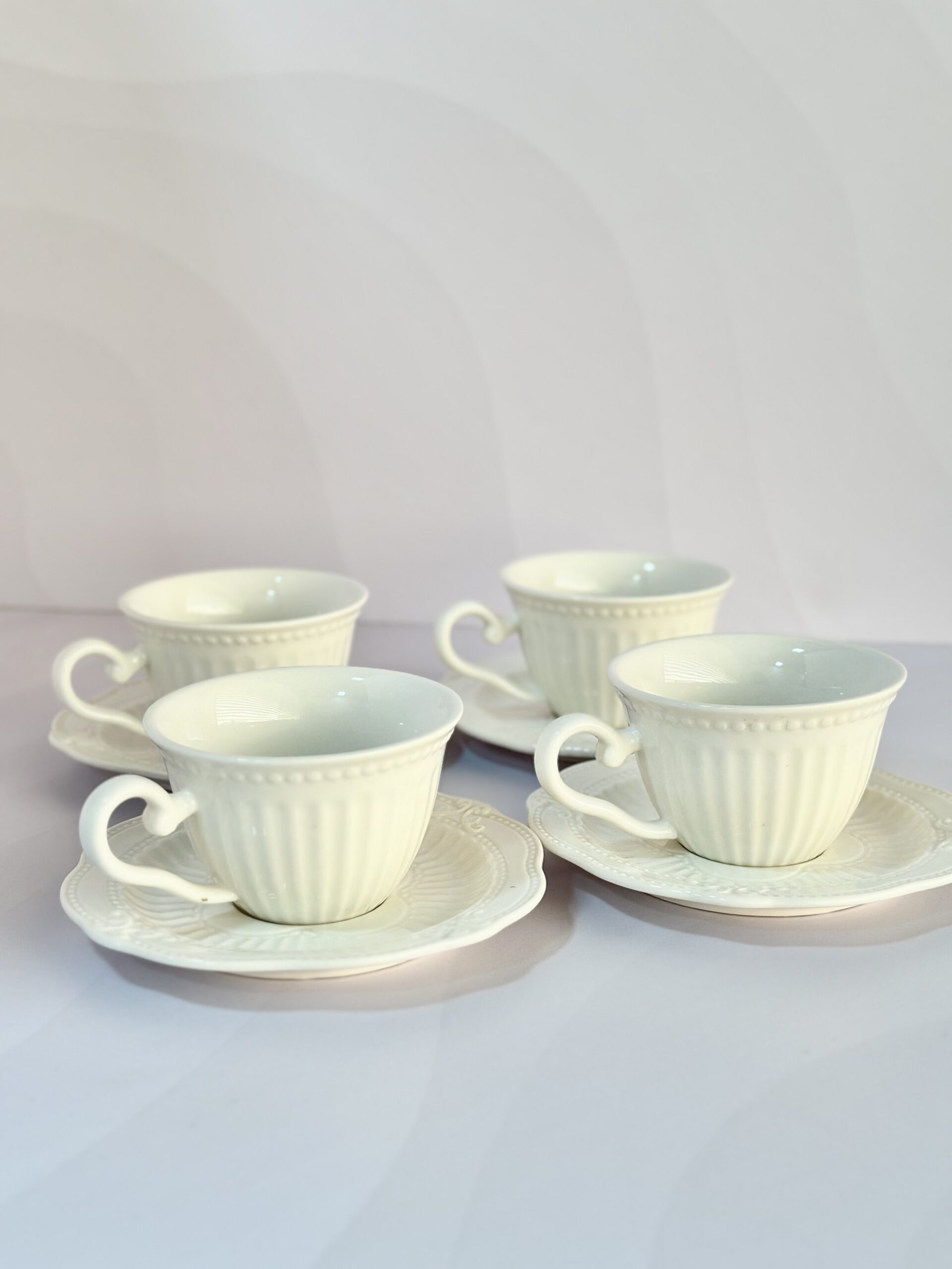 Set de Tazas Blancas + Platos - Imagen 2
