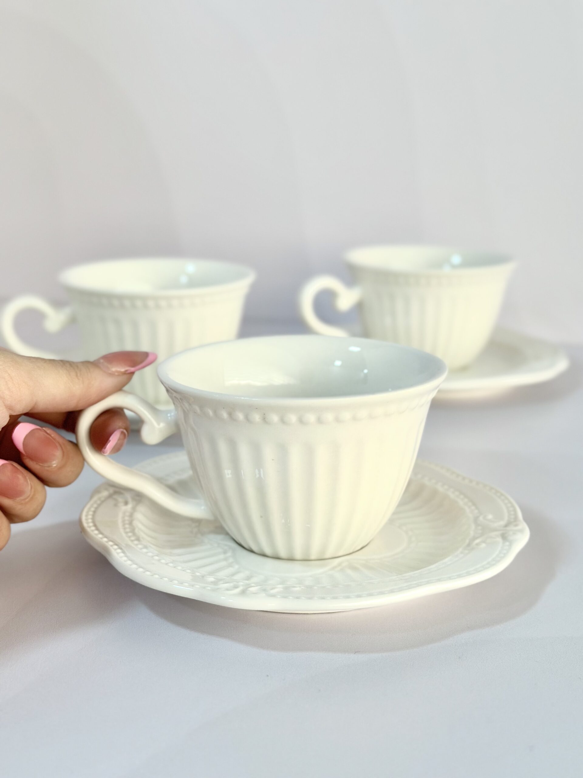 Set de Tazas Blancas + Platos