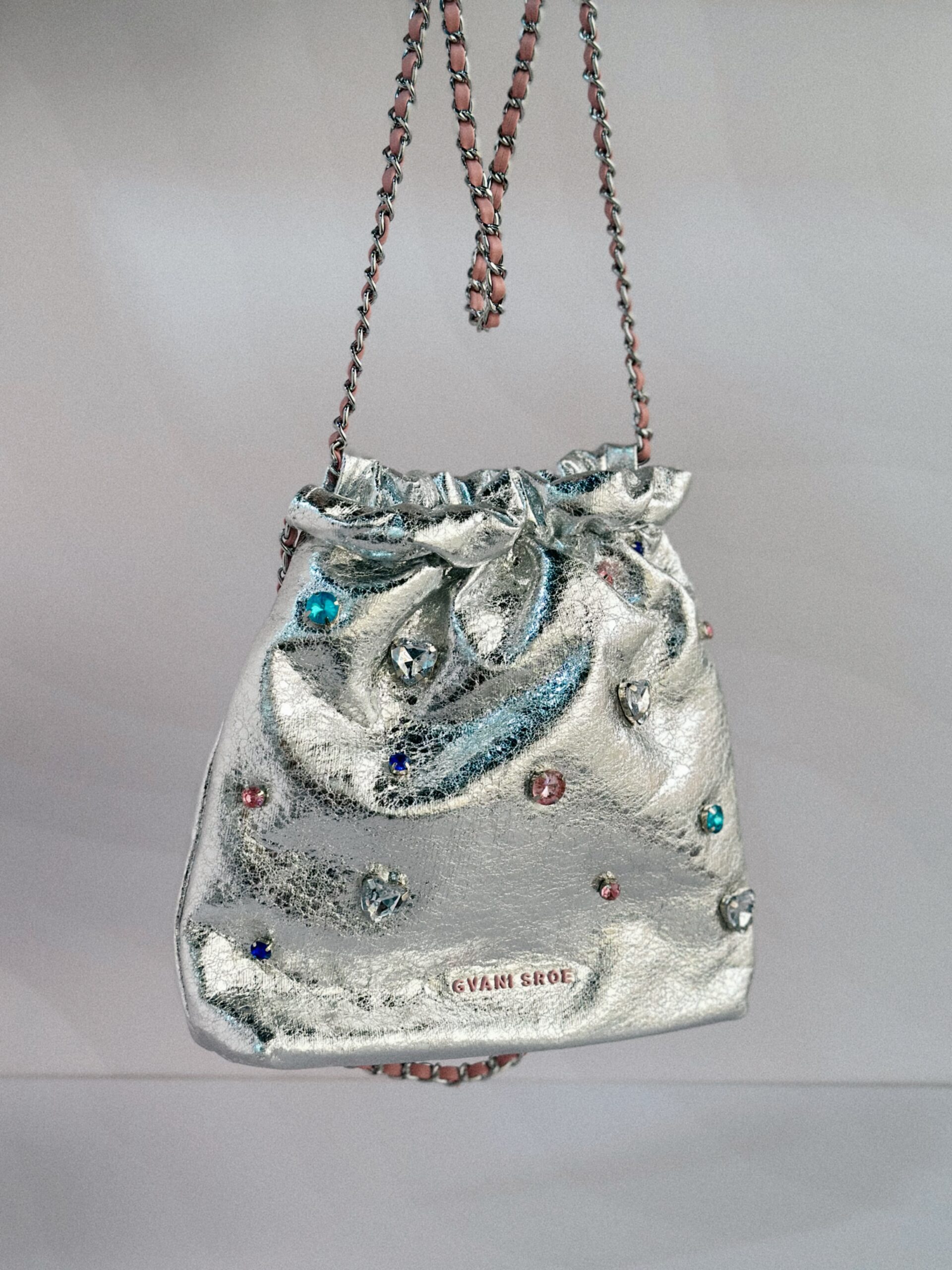 Cartera Plateada con Pedrería